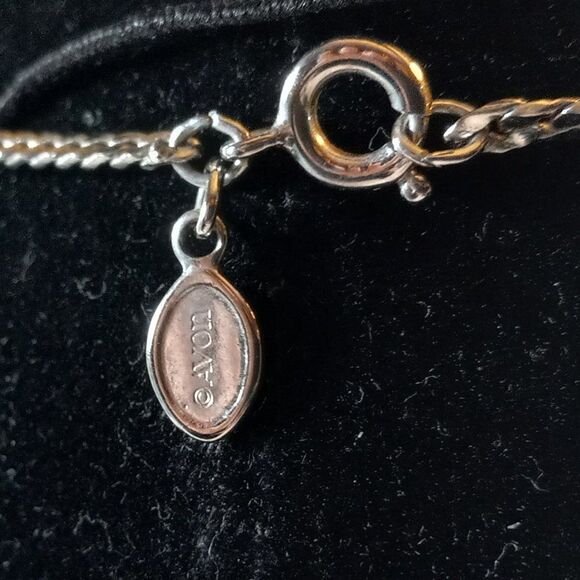 Avon Flower Lily Bell Lariat Necklace - Picture 4 of 6